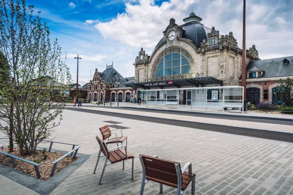 Appartement Cozy En Face De La Gare - Saint-Brieuc Exterior foto